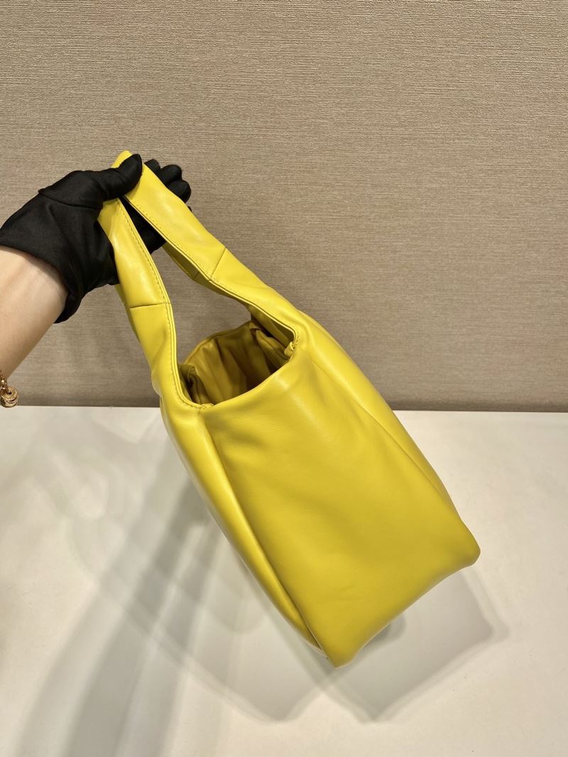 Pra*a tote bags